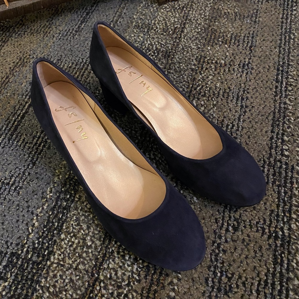fs/ny suede pumps in navy size 9